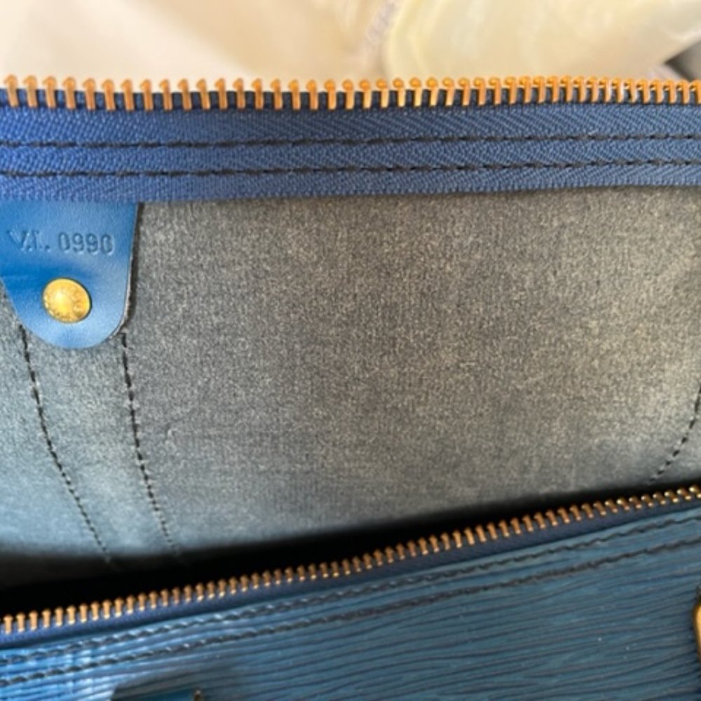 LOUIS VUITTON Keepall 55 Travel Hand Bag Epi Leather Blue - Picture 10 of 10